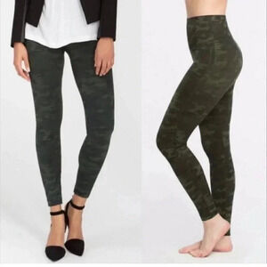 Spanx Look At Me Now Size XS Green Camo Leggings Compression Athleisure